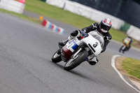 Vintage-motorcycle-club;eventdigitalimages;mallory-park;mallory-park-trackday-photographs;no-limits-trackdays;peter-wileman-photography;trackday-digital-images;trackday-photos;vmcc-festival-1000-bikes-photographs